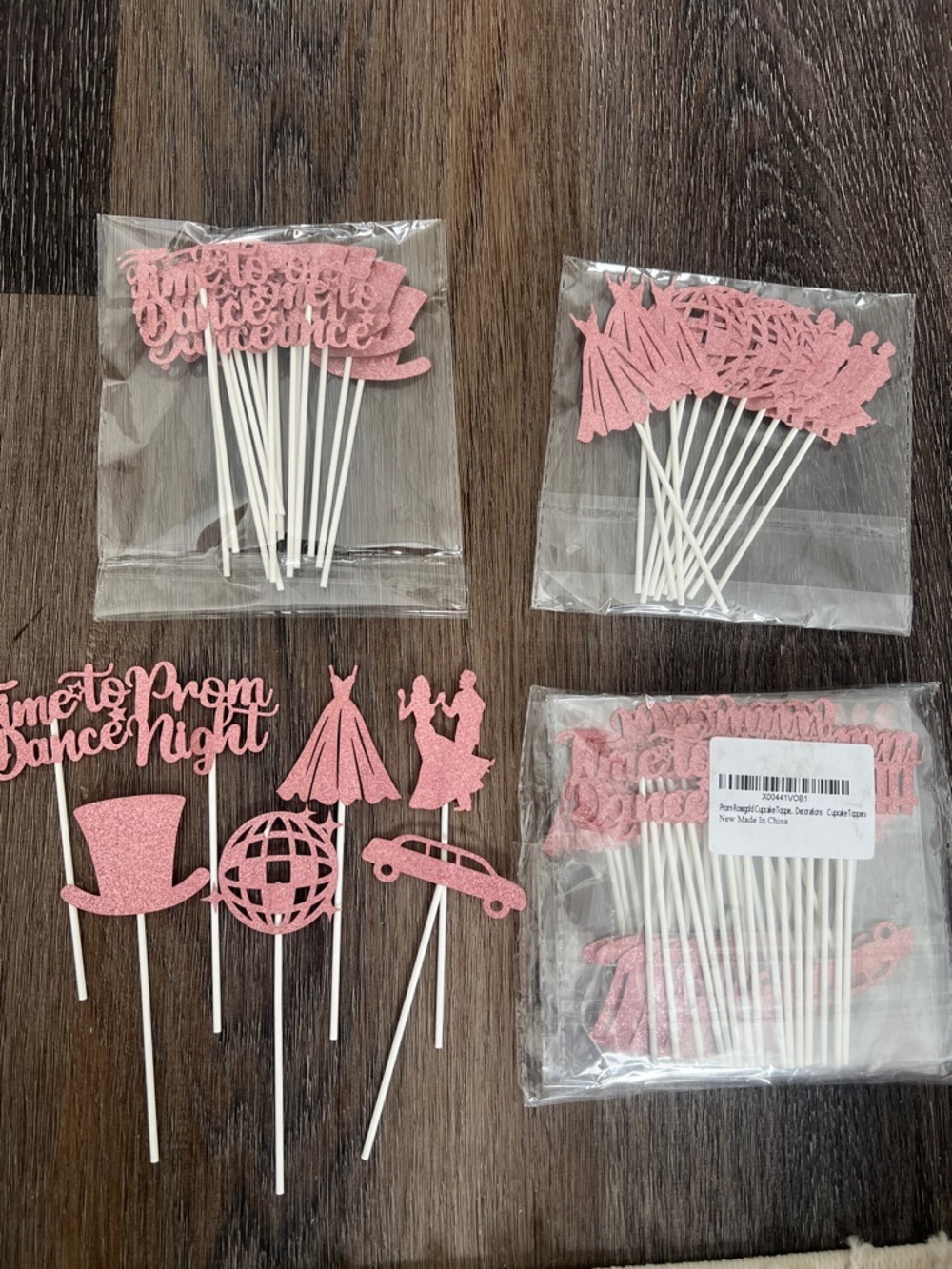 (47) New 70 Pc Prom/Grad Cupcake toppers
